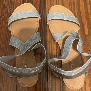 Dream Pairs size 9 sparkly silver sandals